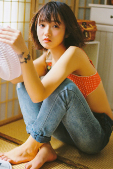 慢慢扒掉美女的衣服